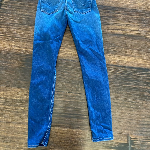 Hudson medium wash, size 25 skinny jeans. - Picture 3 of 3